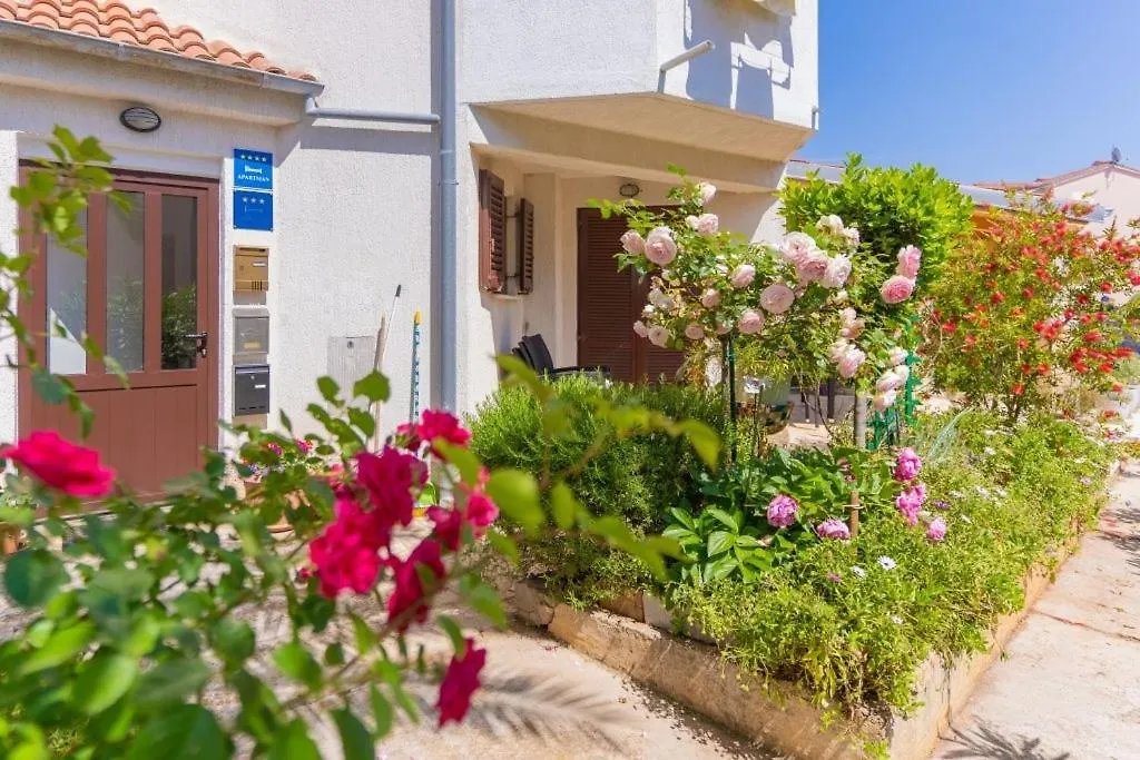 Apartments With Wifi Cres - 20832
