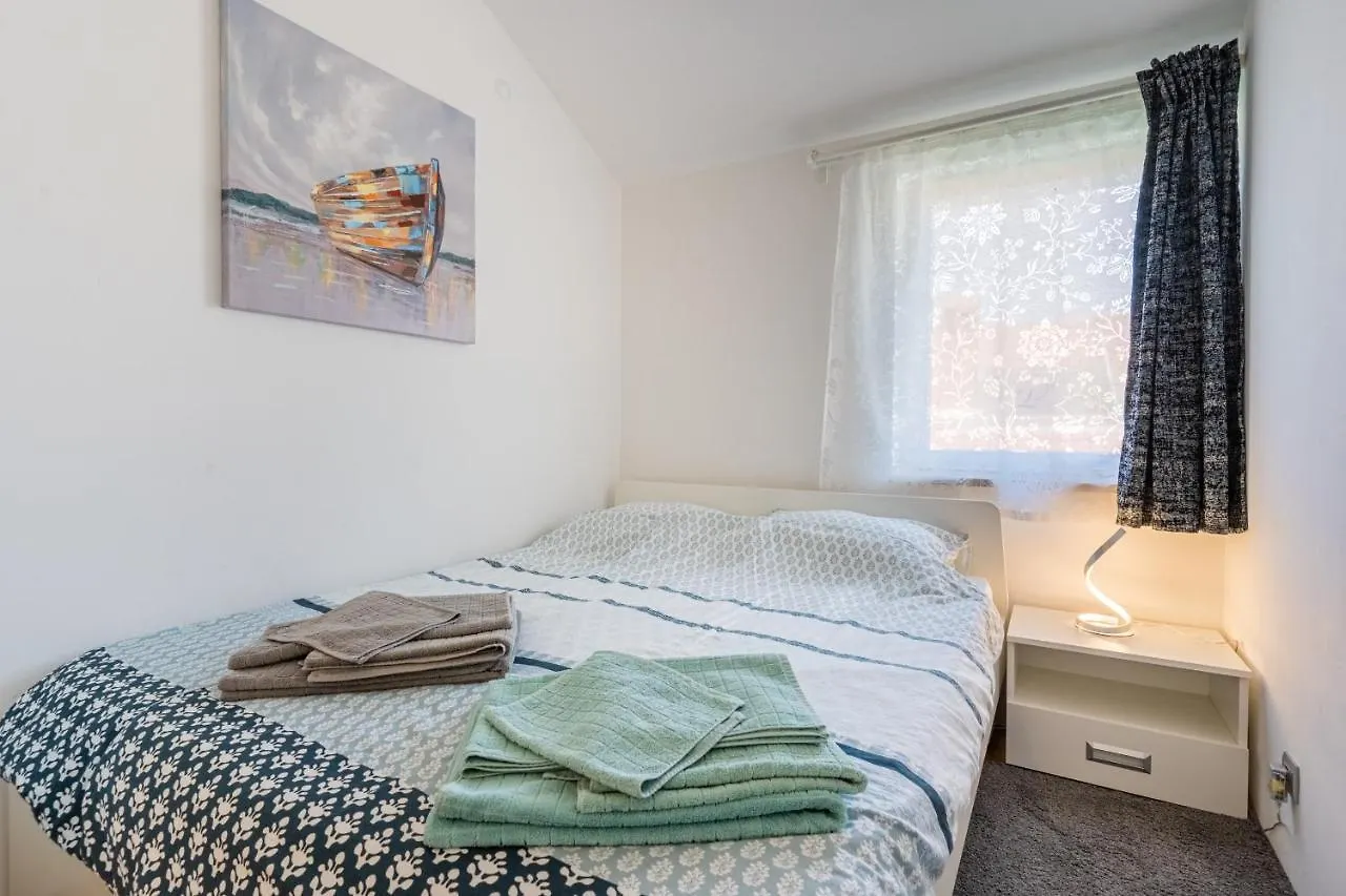 Apartments With Wifi Cres - 20832