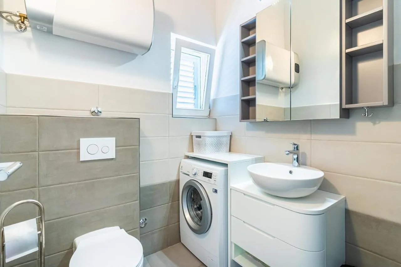 Apartments With Wifi Cres - 20832