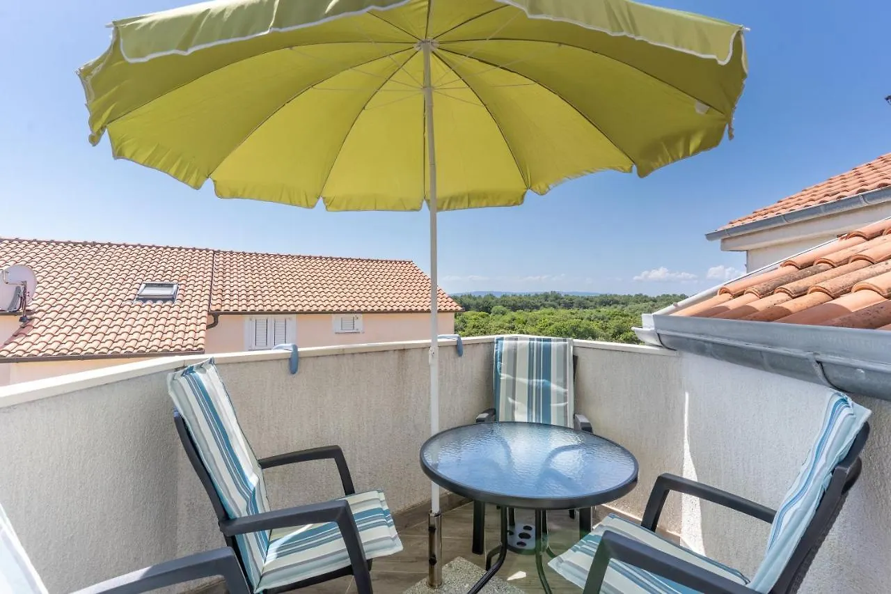 Apartments With Wifi Cres - 20832