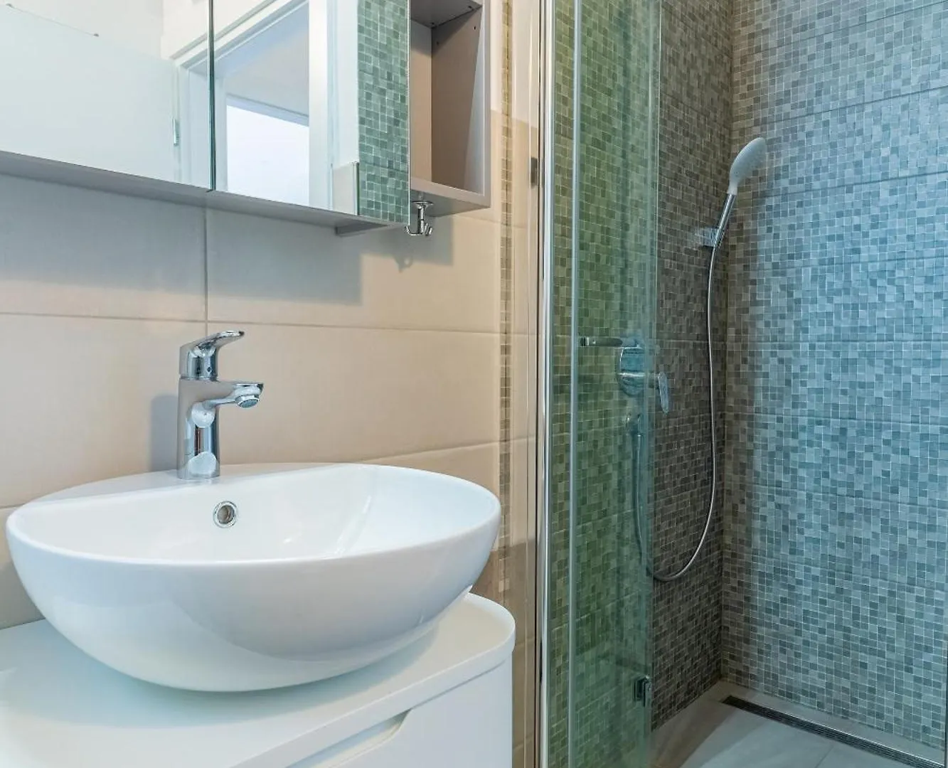 Apartments With Wifi Cres - 20832 0*,  Croatia